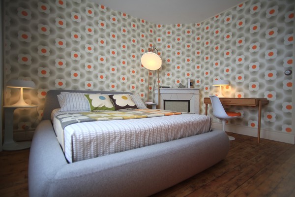 Chez Ric et Fer- top B&B France-Northern France-chambre année 70 design-©spherecom